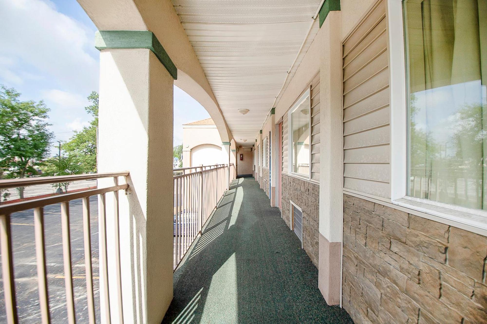 Hotel O Daylight Inn Elkhart I-90, IN Exterior foto